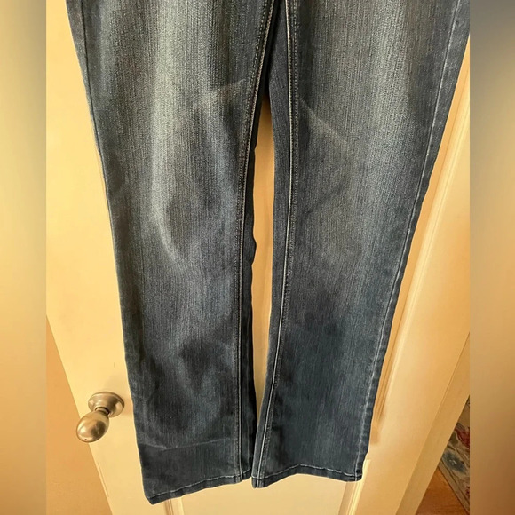 White House Black Market Designer Darker Wash Distressed Jeans Women’s size 4 - Picture 8 of 15